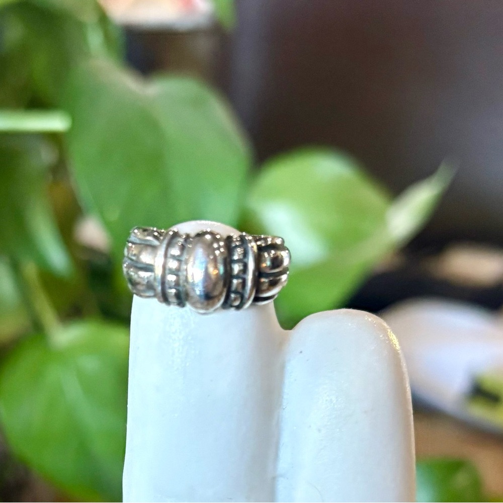 James Avery Silver Women's Ring. Size 6. Fast Shipping. - Picture 2 of 9